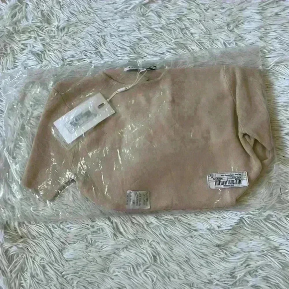 Endless Rose Women’s Back Cut-out Detail Knit Top in beige size XS - Picture 2 of 11